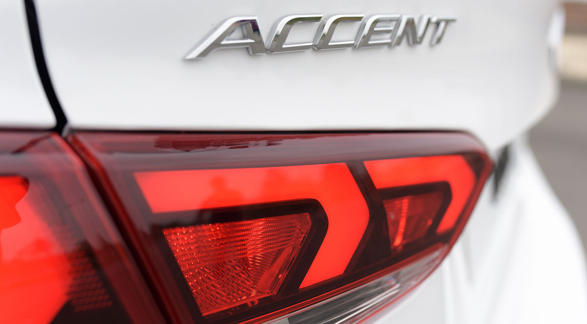 Phía sau Hyundai Accent 2018