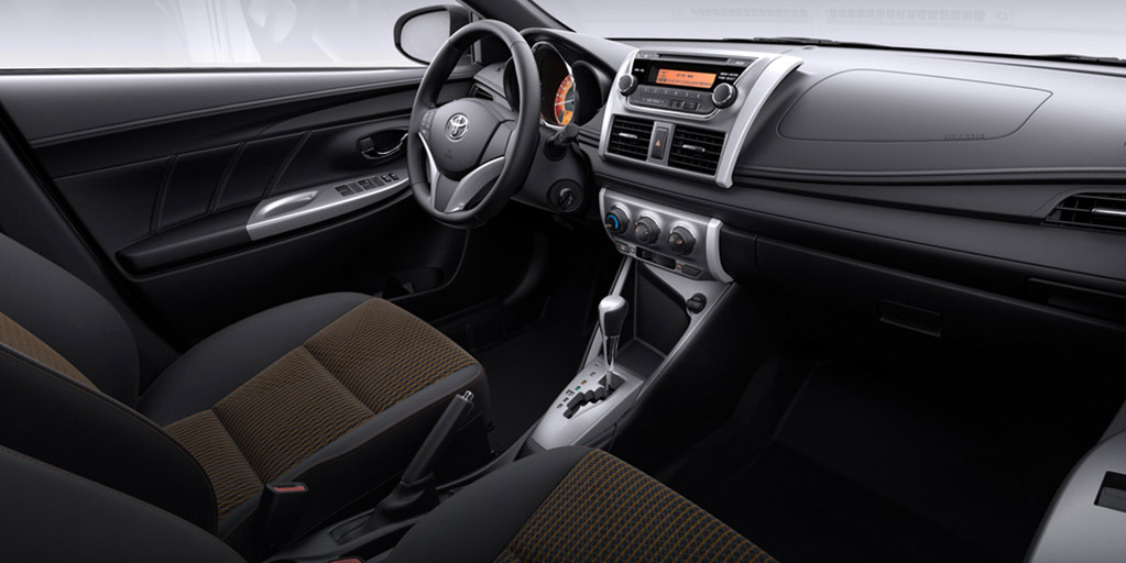 Nội thất Toyota Yaris 2017