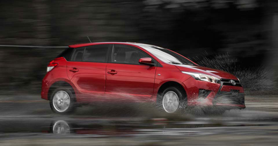 Vận hành Toyota Yaris 2017