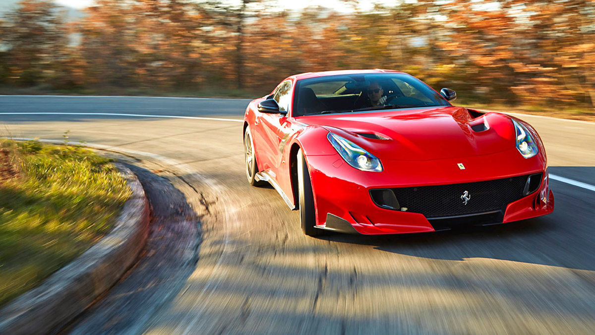 Siêu xe Ferrari V12 6.5L
