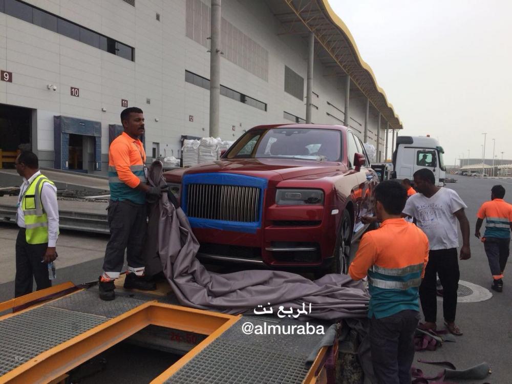 Hình ảnh chiếc Rolls-Royce Cullinan đầu tiên đến tay một Tiểu vương tại Ả-Rập Xê-Út