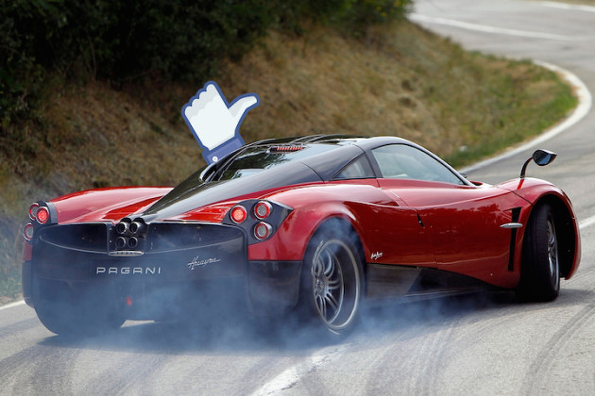 Siêu xe Pagani Huayra là một bất ngờ trong số những chiếc xe hơi mà ông chủ Facebook sở hữu