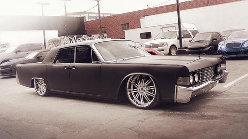 Chiếc xe Lincoln Continental của Justin Bieber