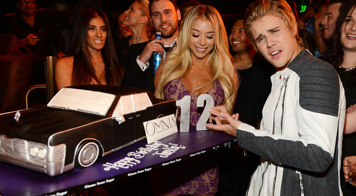 Justin Bieber được tặng xe Lincoln trong sinh nhật lần thứ 21