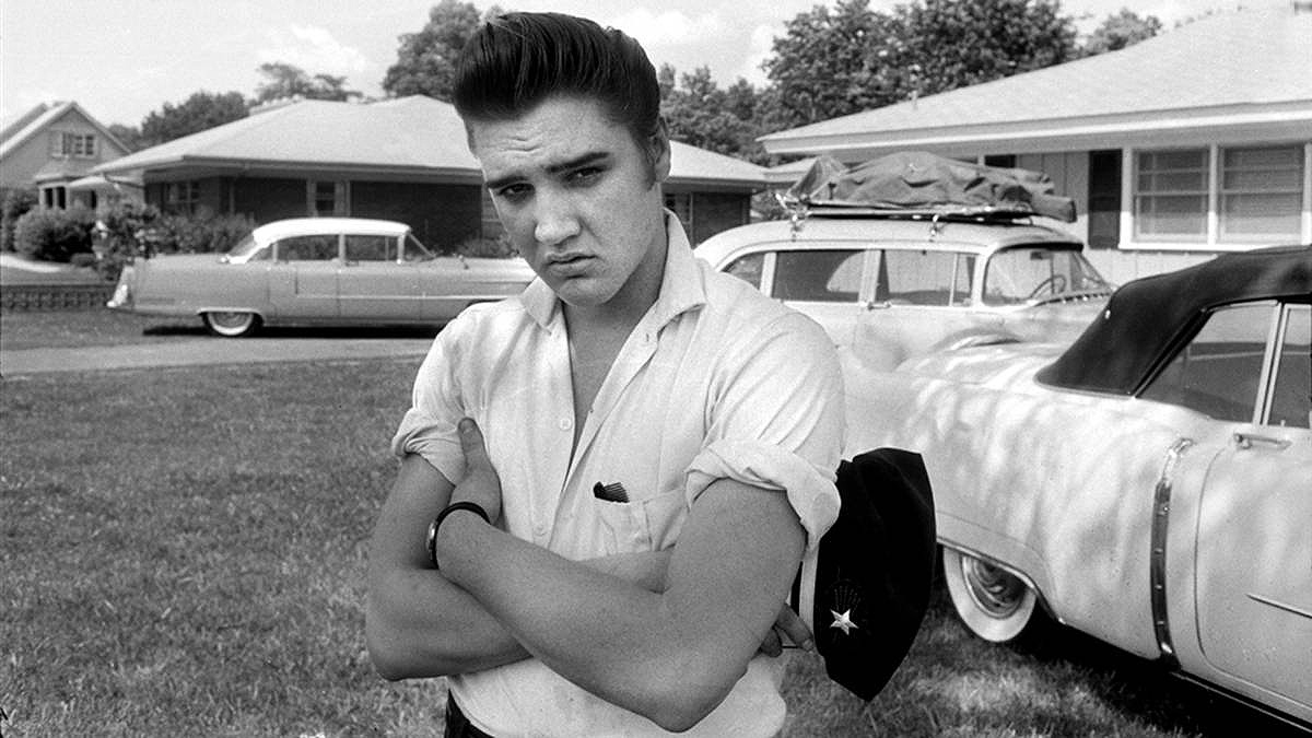 Elvis Presly thích những chiếc xe cổ