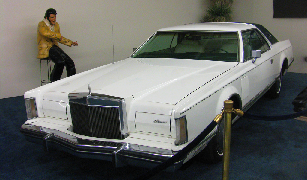 Xe Lincoln Mark V của Elvis Presly