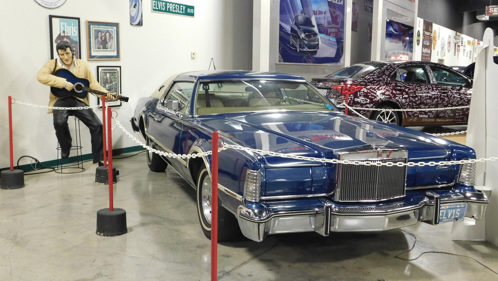 Xe Lincoln Continental của Elvis Presley