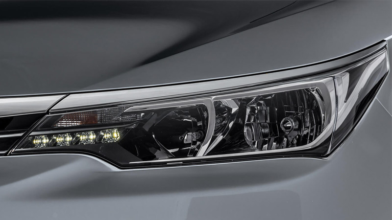Đèn pha xe Toyota Corolla Altis 2018
