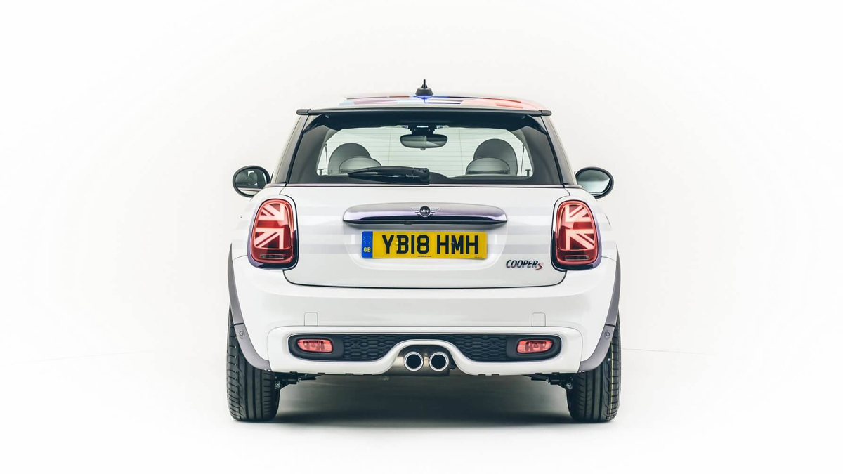 Thiết kế phía sau xe MINI Cooper S