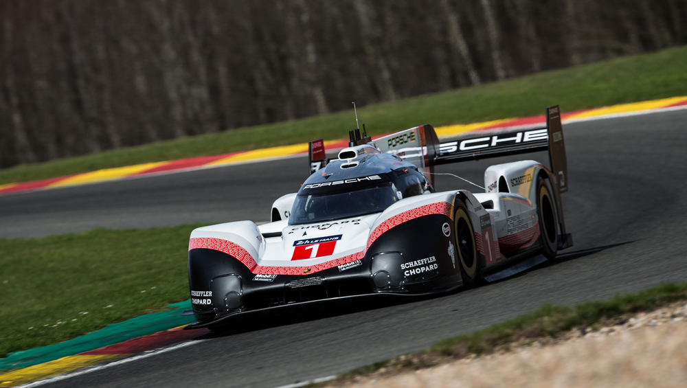 Porsche 919 Hybrid Evo đạt vận tốc tối đa 359 km/h và vận tốc trung bình là 245,61 km/h tại vòng đua kỷ lục