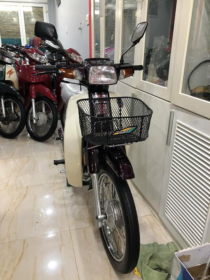 Xe Honda Dream II Thái đời 2002 được quảng cáo là hoàn toàn nguyên bản 100% chưa từng đổ xăng