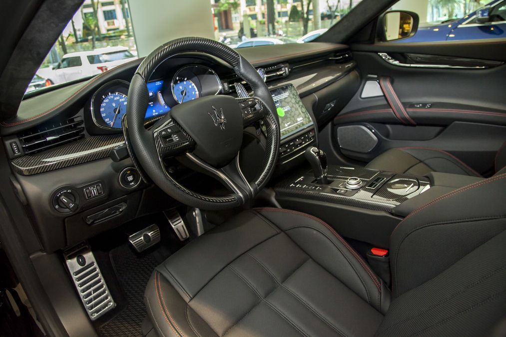 Thiết kế hàng ghế trước xe Maserati Quattroporte GranSport GTS Nerissimo