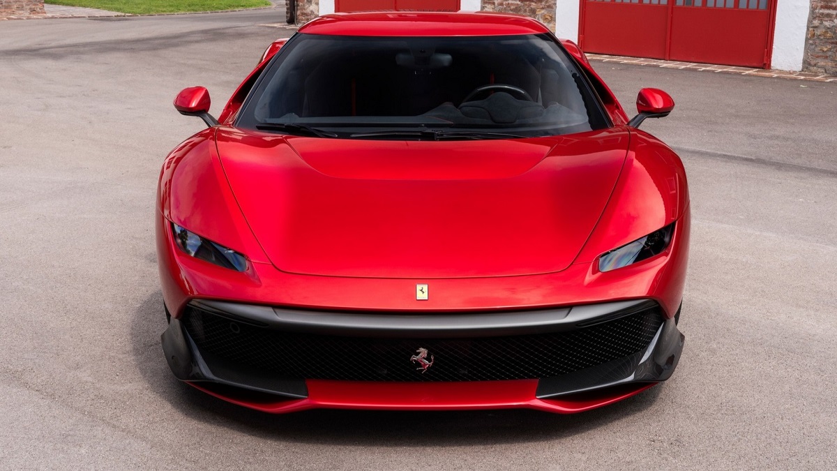 Thiết kế đầu xe Ferrari SP38 được lấy cảm hứng từ mẫu F40 huyền thoại