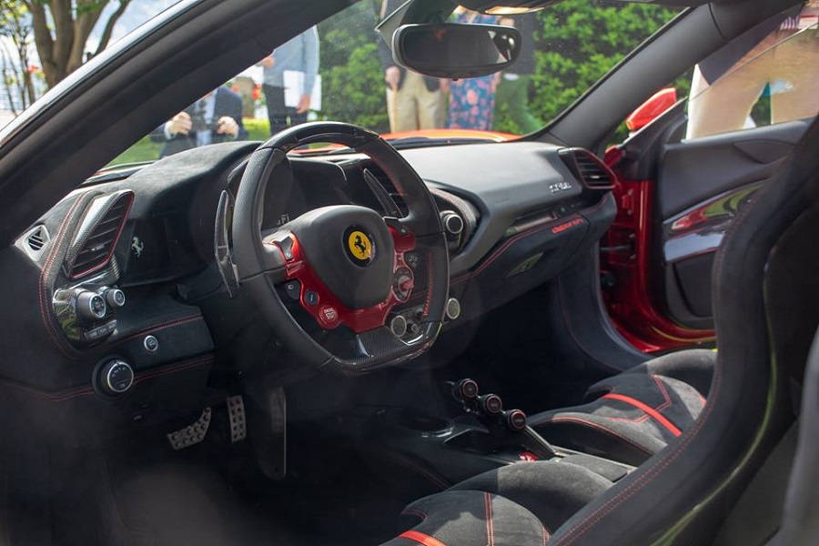 Nội thất xe Ferrari SP38 được thiết kế riêng theo ý muốn của chủ xe
