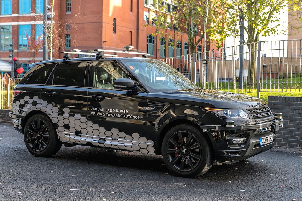 Xe tự lái Range Rover Sport