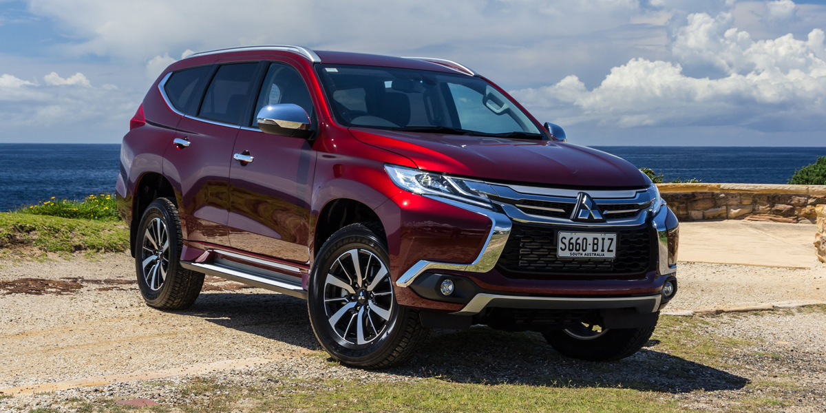 Mẫu Mitsubishi All New Pajero Sport Gasoline 4x2 AT hiện đang cháy hàng