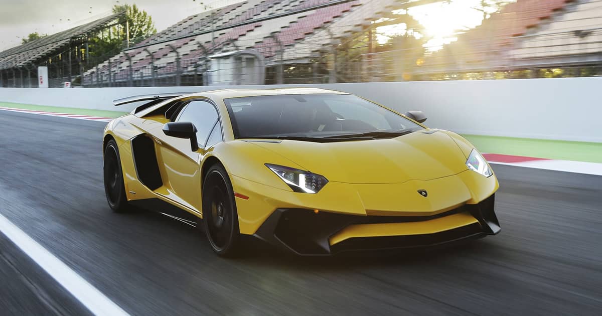 Lamborghini Aventador, một trong những mẫu xe hàng đầu của hãng hiện nay