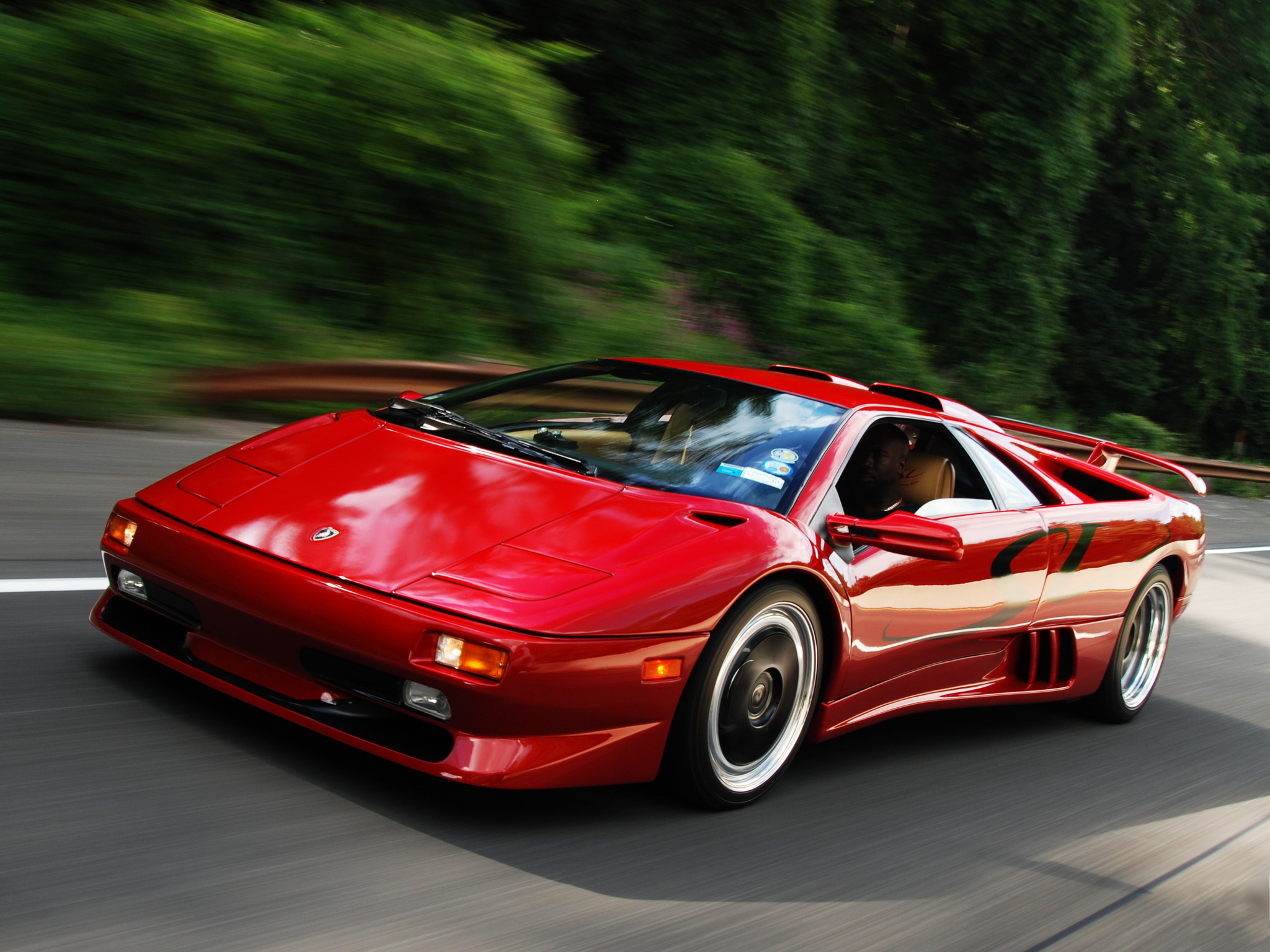 Xe Lamborghini Diablo được ra mắt sau khi Tòa án Ý tiếp quản Lamborghini