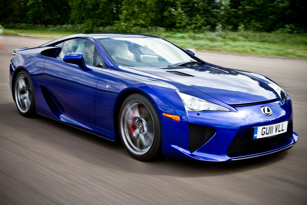 Siêu xe Lexus LFA