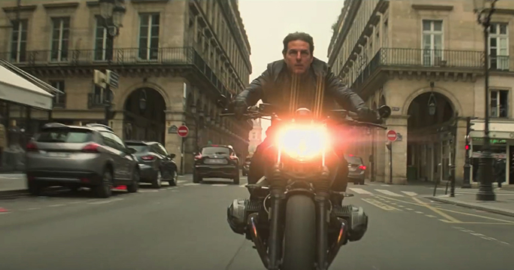 Tom Cruise lái BMW R nineT Scrambler trong Nhiệm vụ bất khả thi 6