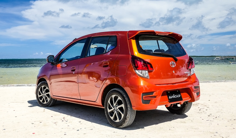 Phía sau xe Toyota Wigo