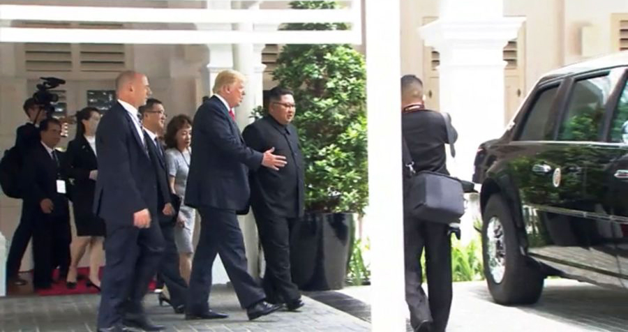 Tổng thống Trump khoe xe The Beast với Lãnh đạo Triều Tiên Kim Jong Un