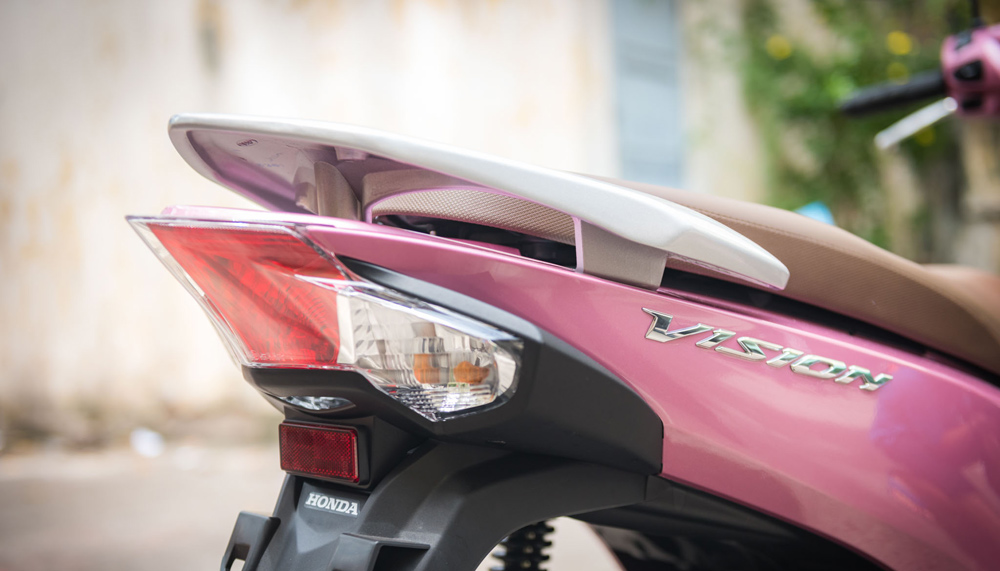 Vision vẫn là mẫu xe bán chạy nhất ở mảng xe máy của Honda