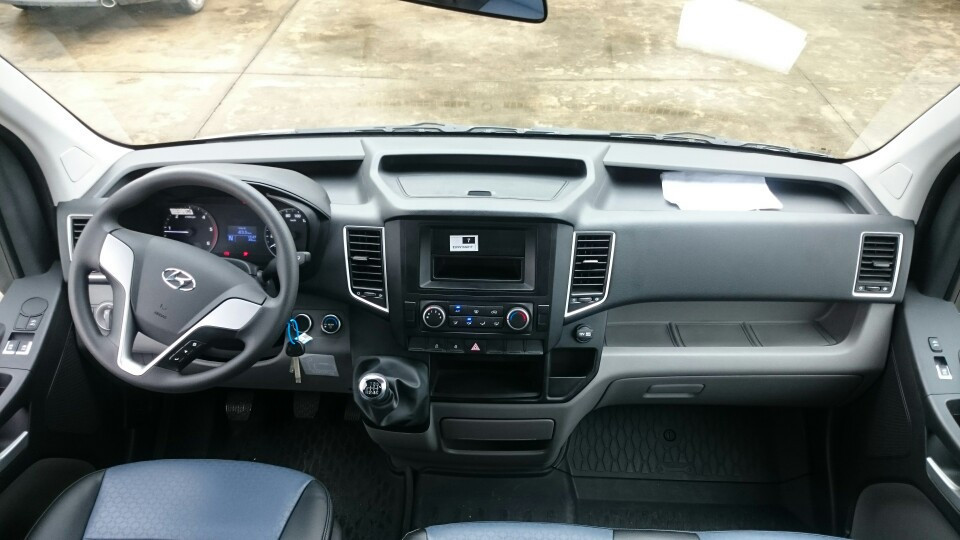 Thiết kế hàng ghế trước của Hyundai Solati