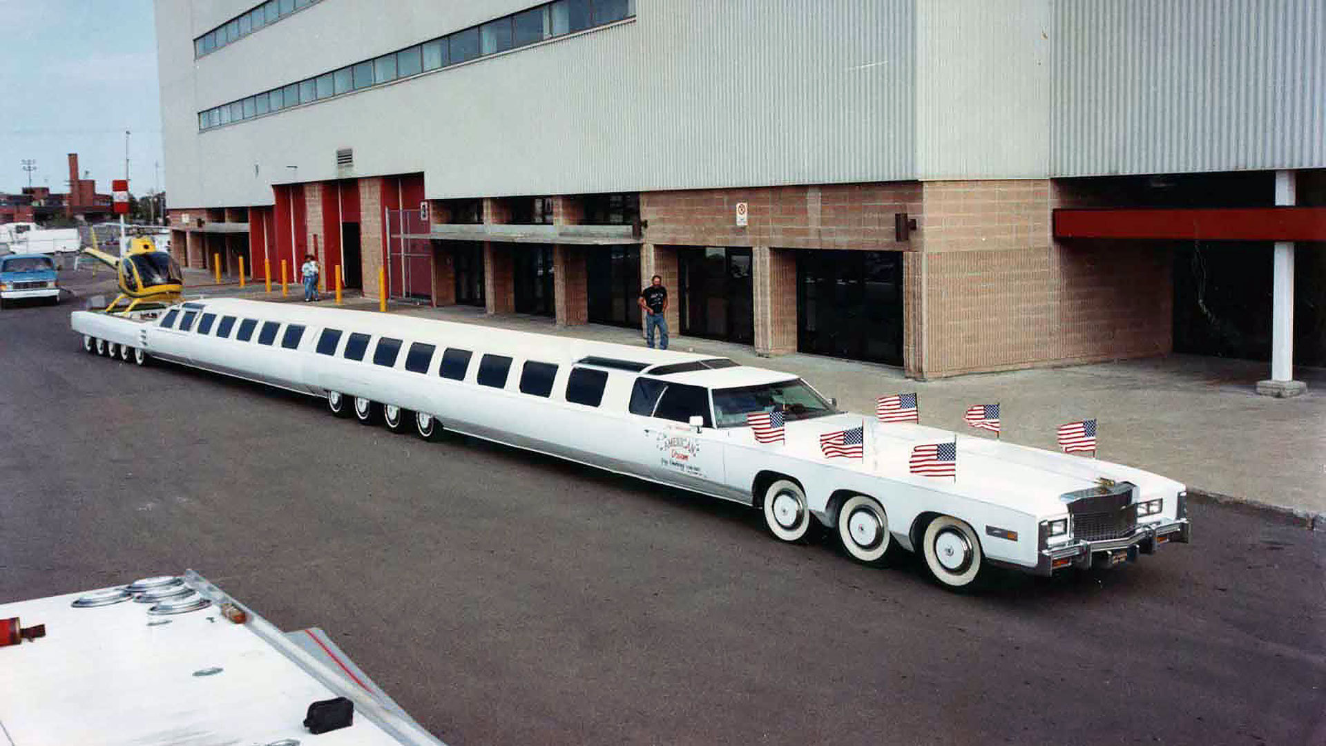 Chiếc xe ô tô dài nhất thế giới thuộc về American Dream