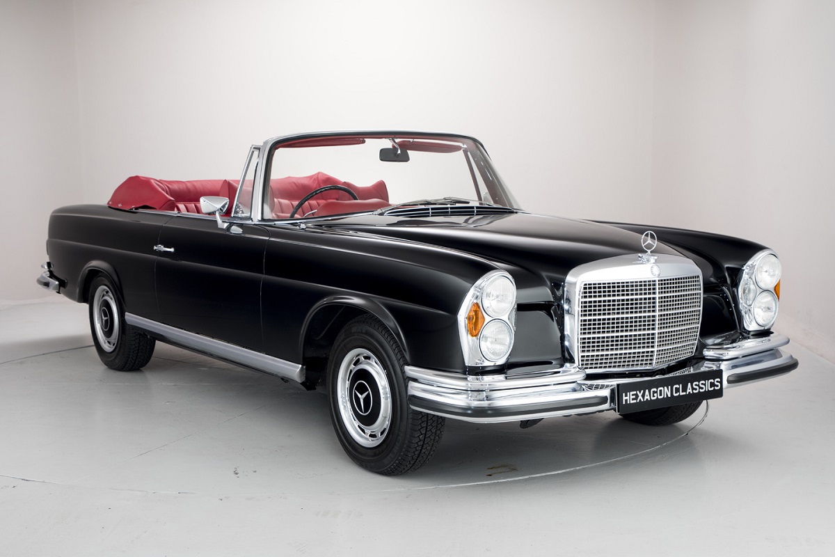 Mẫu xe Mercedes-Benz 280SE 3.5 1970 là xe mui trần nhanh nhất ở thời điểm mẫu xe này ra mắt