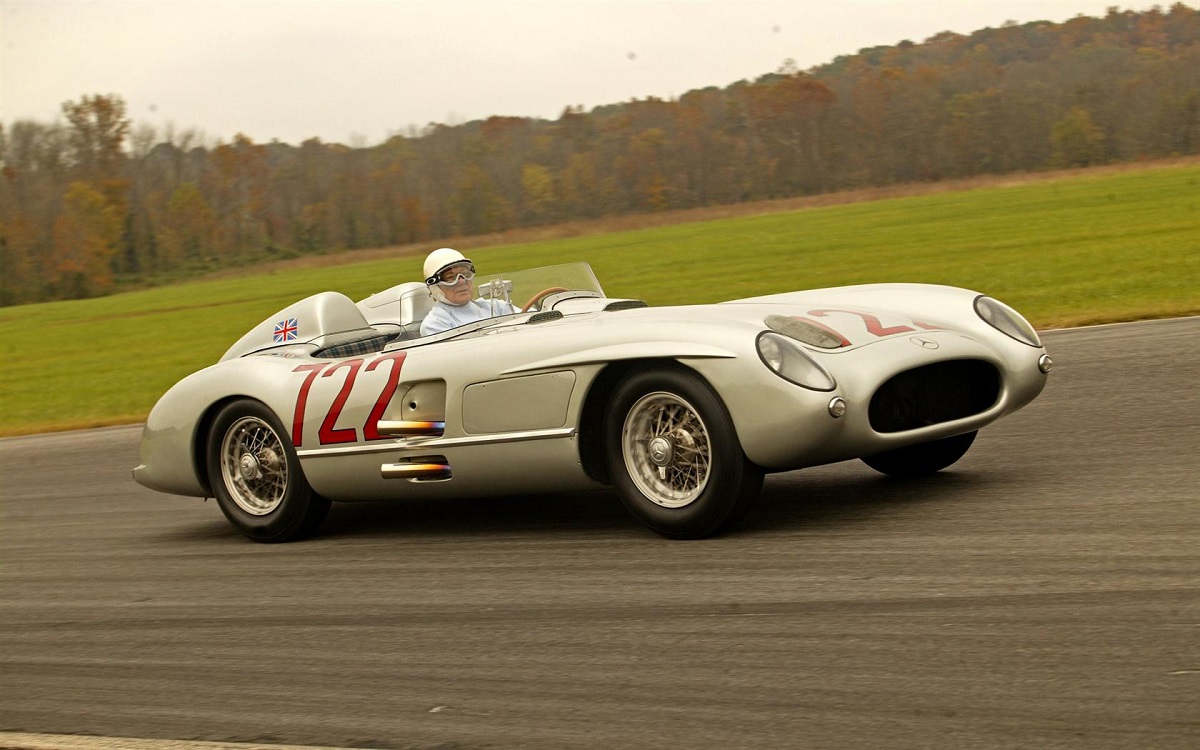 Mercedes-Benz 300 SLR 1955 là nguồn cảm hứng của nhiều mẫu xe mui trần sau này