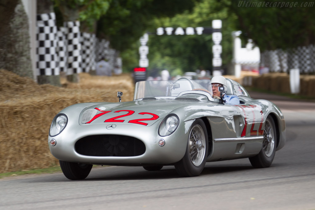 Mercdes-Benz 300 SLR là mẫu xe mui trần đẹp nhất từng được thiết kế