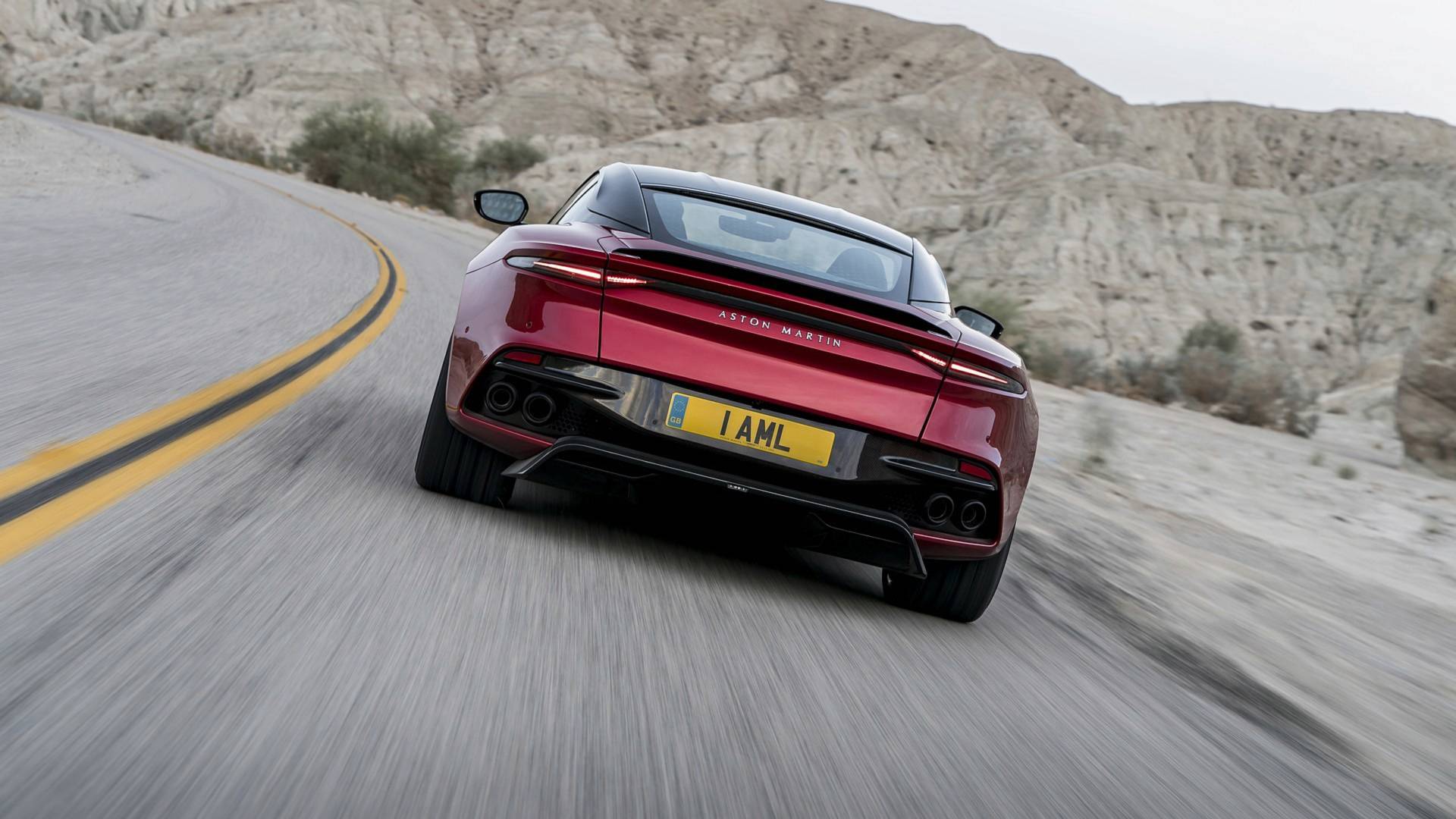 Thiết kế của Aston Martin DBS Superleggera được thay đổi khá nhiều so với các phiên bản DBS khác