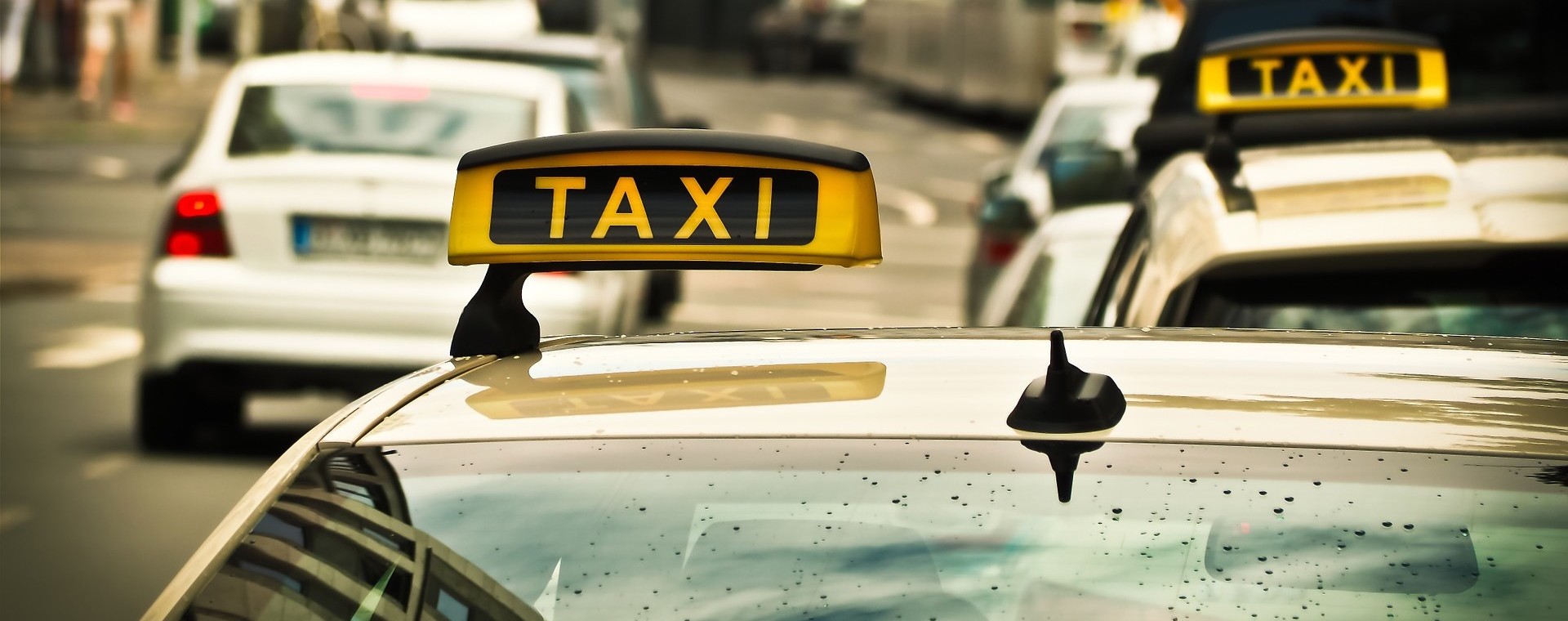 Dịch vụ gọi xe đang ngày càng phổ biến lấn át taxi truyền thống