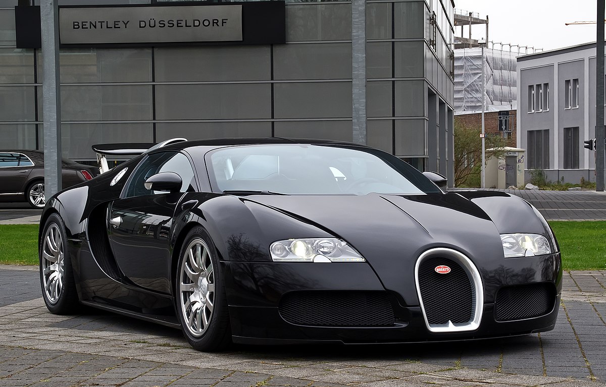 Chi phí 'nuôi' ông hoàng tốc độ - Bugatti Veyron rất lớn