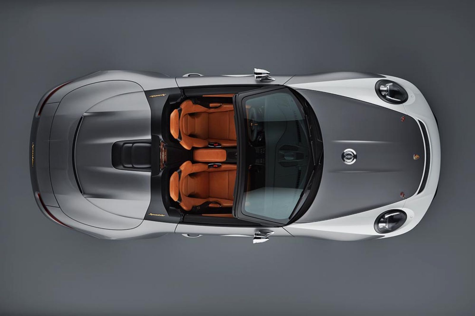 Nguyên tắc tối giản trên dòng xe Speedster cũng được áp dụng cho không gian nội thất 911 Speedster 