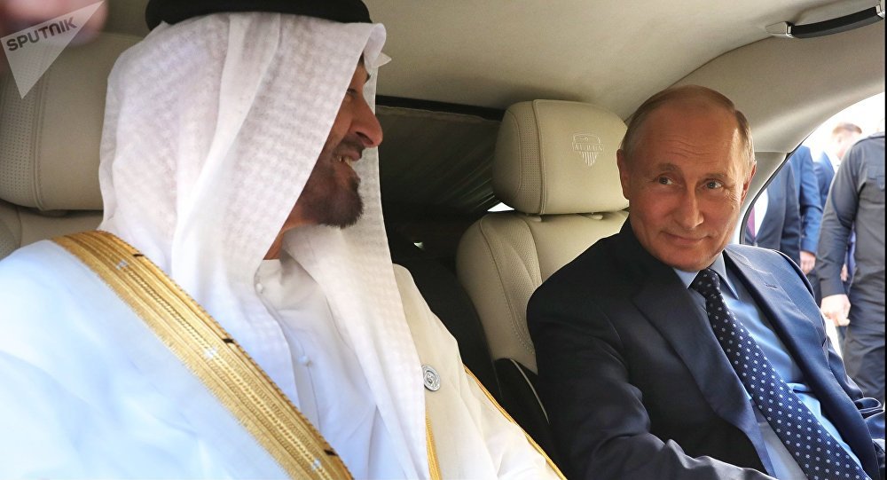 Ông Putin giới thiệu xe Limousine do Nga sản xuất với Thái tử Abu Dhabi, Mohammed bin Zayed