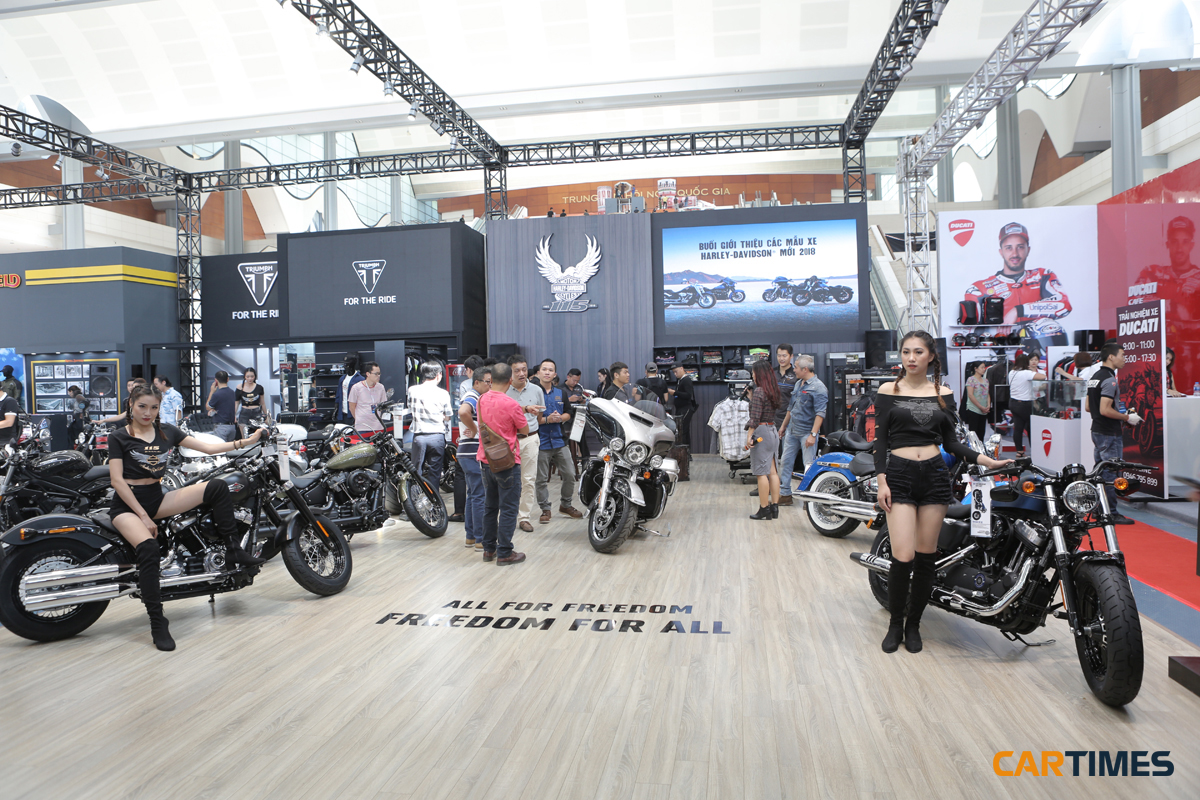 Gian hàng mô tô tại AutoExpo 2018