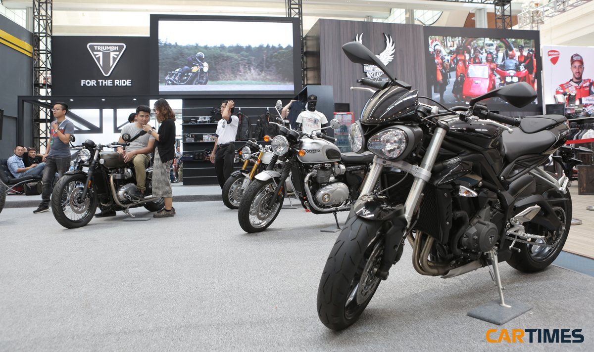Gian trưng bày dàn Triumph tại triển lãm