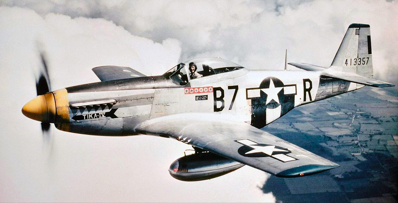 Máy bay tiêm kích P-51 Mustang huyền thoại trong Thế chiến II