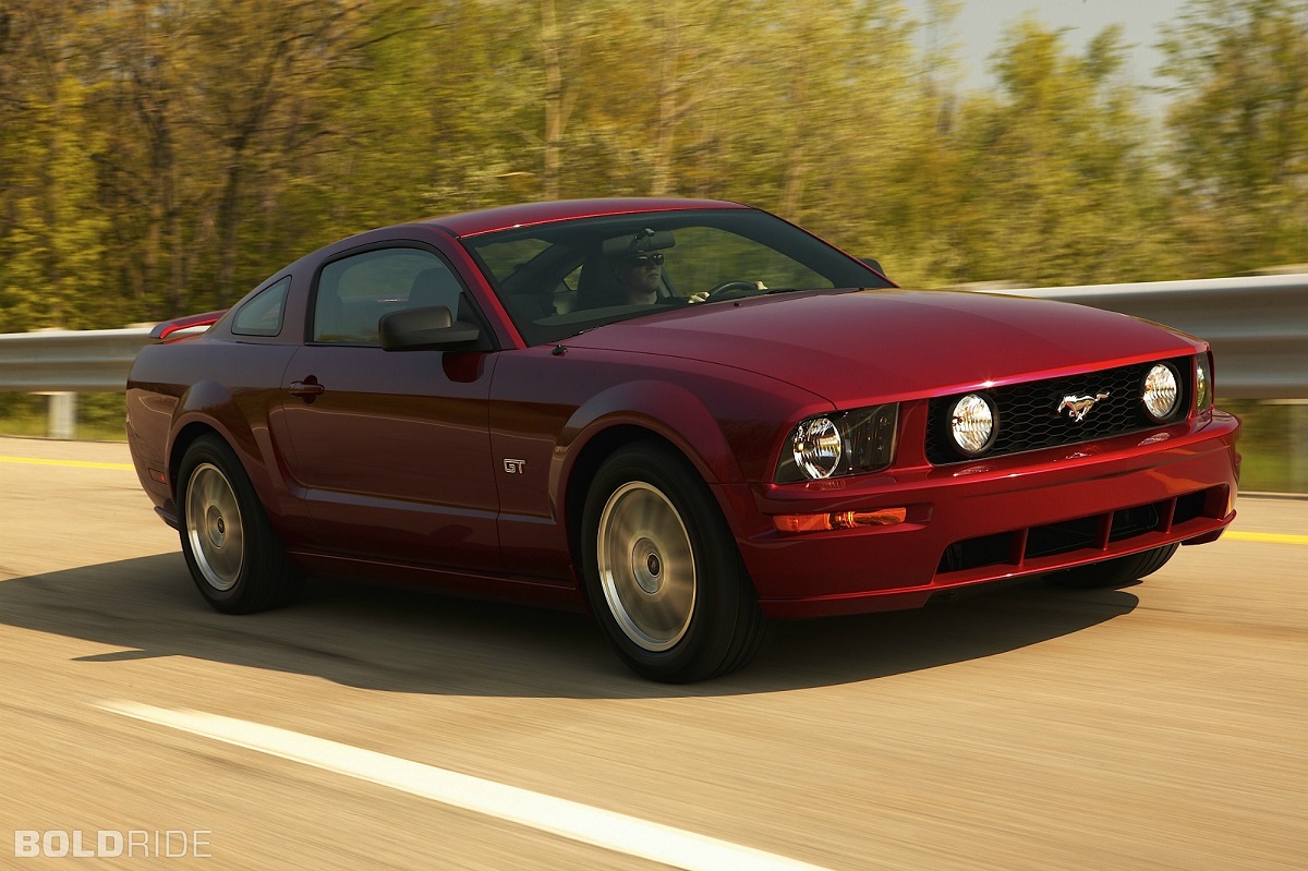 Xe Ford Mustang 2005