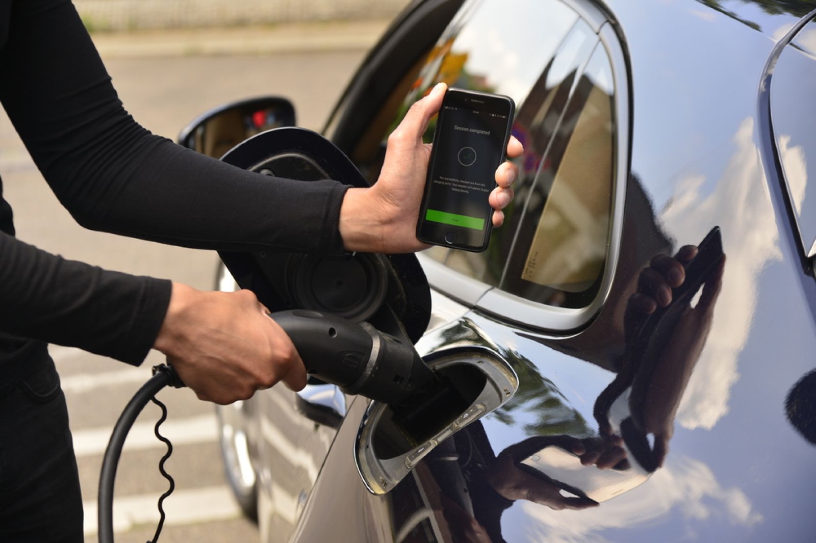 Dịch vụ của Porsche sẽ chỉ dẫn khách hàng đến trạm sạc phù hợp
