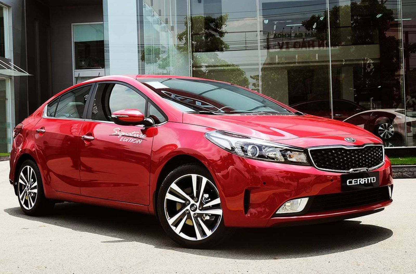 Kia Cerato tiếp tục có một tháng bùng nổ với doanh số hơn 1.000 xe