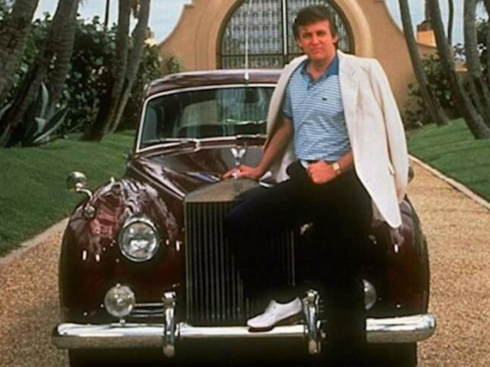 Ông Donald Trump bên cạnh chiếc Rolls-Royce Silver Cloud 1956