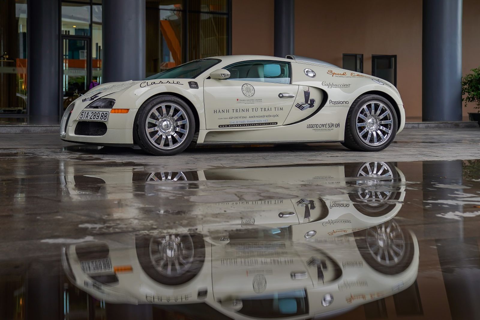 Bugatti Veyron nghỉ ngơi trước giờ đi Hà Nội