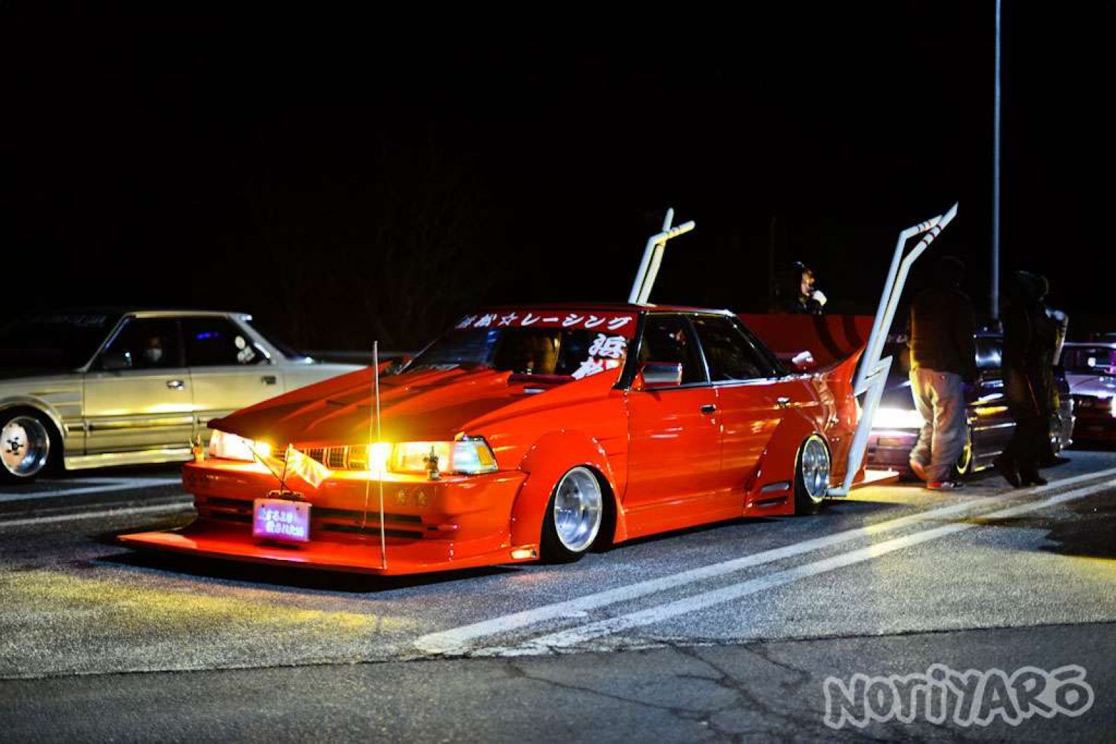 Một chiếc xe độ Bosozoku cầu kì và nổi bật