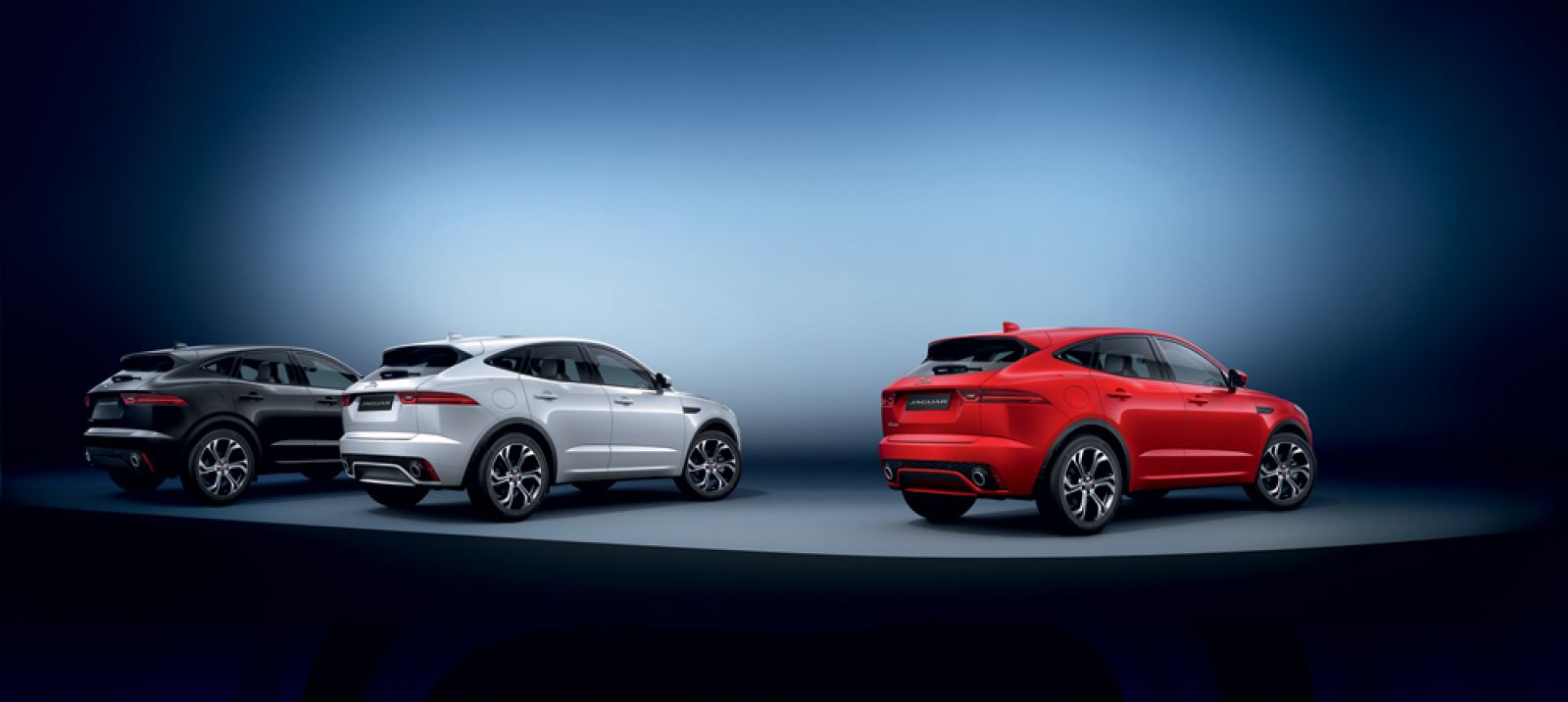 Thành công của mẫu xe E-PACE giúp doanh số bán lẻ Jaguar tháng 6 tăng