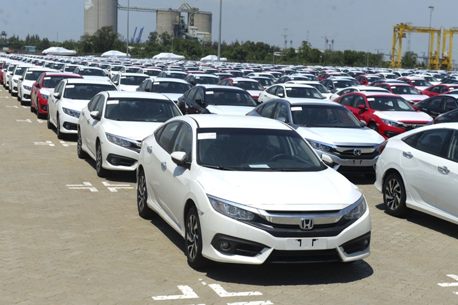 Kiểm soát xe nhập khẩu và ưu tiên xe lắp ráp đang là ưu tiên của Chính Phủ