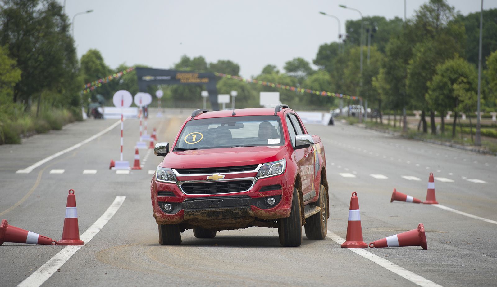Bài thử khả năng đánh lái của Chevrolet Colorado