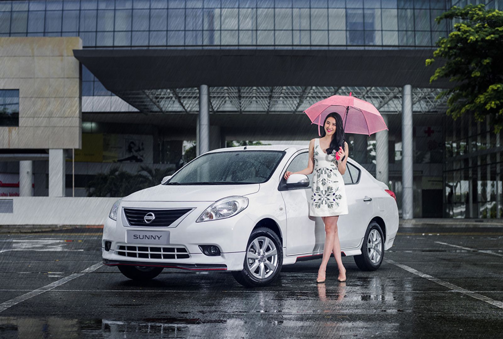 Nissan Sunny cũng tăng giá 2 phiên bản hiện có lần lượt là 10 và 14 triệu đồng